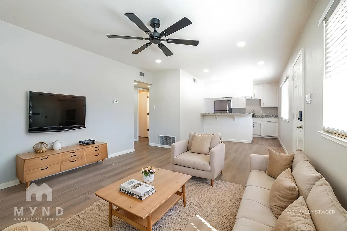Building Photo - 905 Carro Dr #1