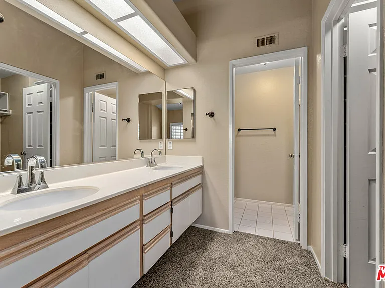 1010 S Farralon Ln — Photo 9