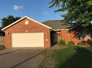 1913 SW Aspen St, Bentonville, AR 72712