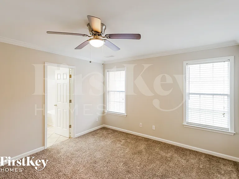 146 Hickory Point Dr — Photo 9
