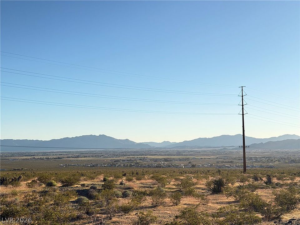 1st image of 1711 E Chess Way