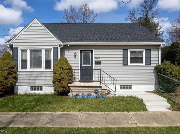2955 Shelburn Ave, Akron, OH 44312