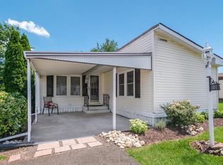 1011 Cherrywood Ct, North Wales, PA 19454