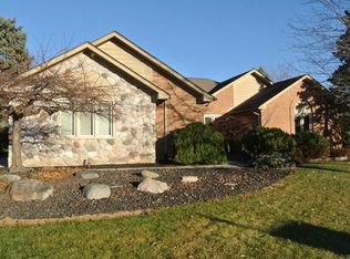 56852 Copperfield Dr, Shelby Township, MI 48316