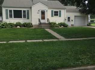 106 Maple Ave, Conrad, IA 50621