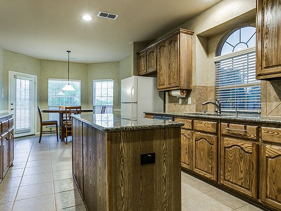 5th image of 319 Mayflower Dr