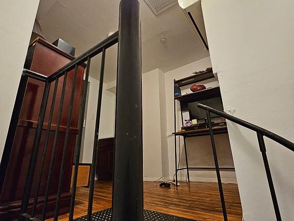 5th image of 344 E 49th St APT 2D