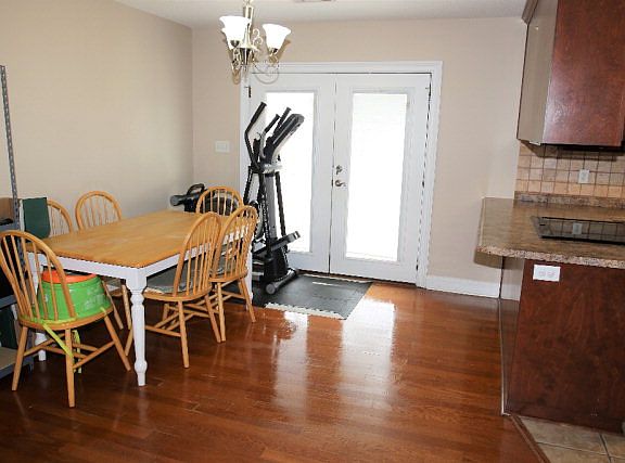 4th image of 104 Mayfield Dr
