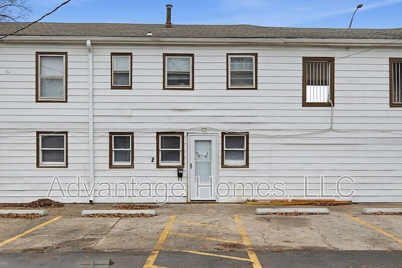 1st image of 1015 N Scott Ave #8-5
