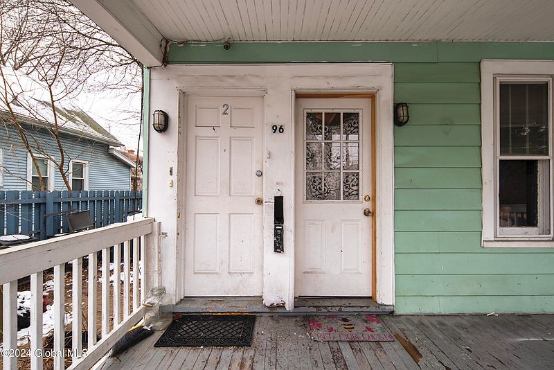 2nd image of 98 Kent Street