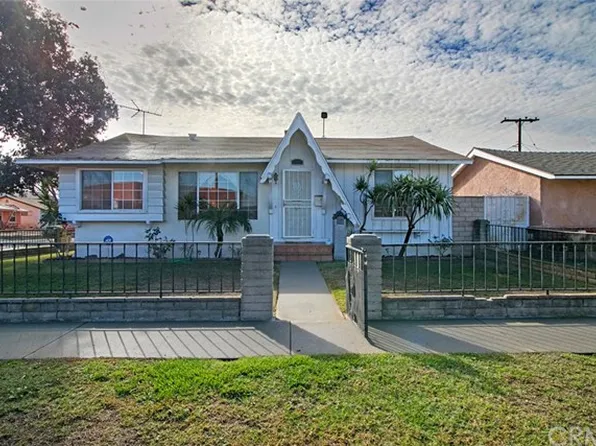12416 207th St, Lakewood, CA 90715