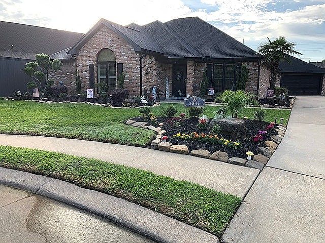 1st image of 2841 Russell Cir