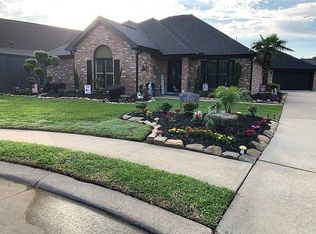 2841 Russell Cir, Port Neches, TX 77651