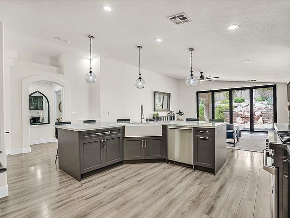 5th image of 4031 Owlshead Mountain St