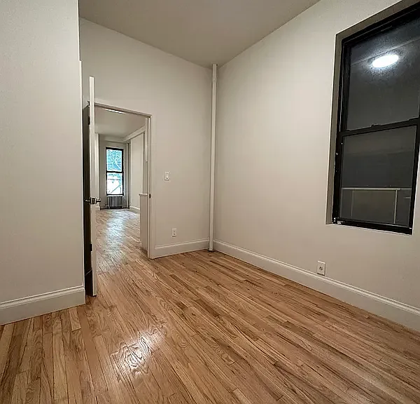313 W 54th St #1RE — Photo 5