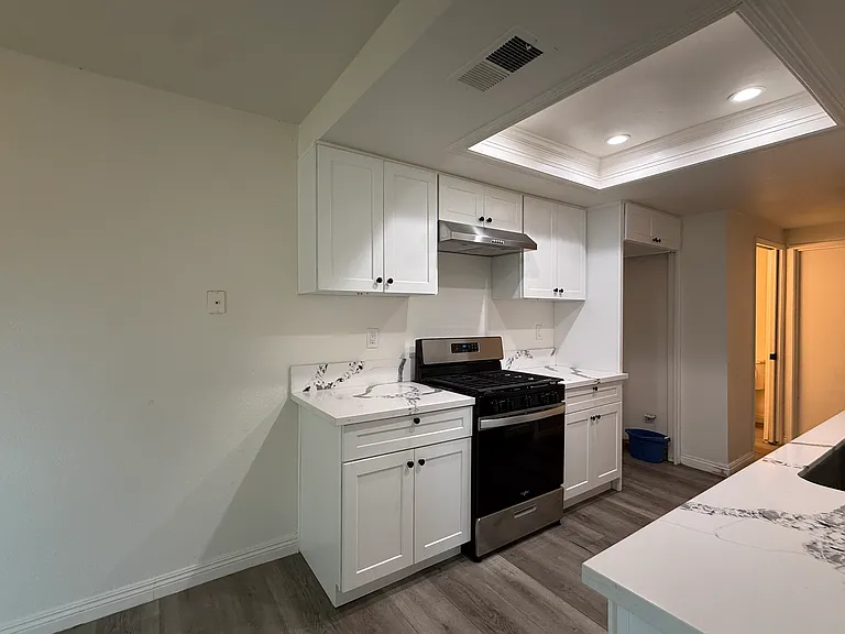 320 S Ynez Ave #D — Photo 3