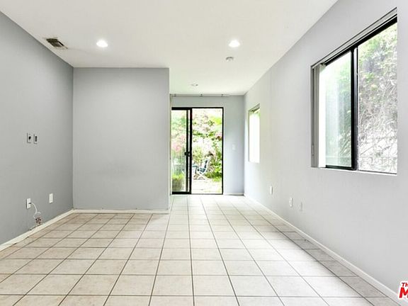 3rd image of 26 Ozone Ave APT 1