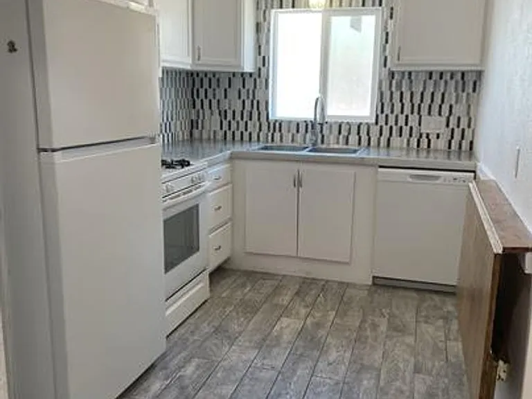 3337 E Flower St — Photo 19