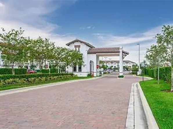 10620 NW 88th St APT 215, Doral, FL 33178