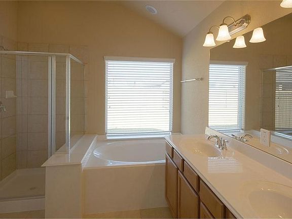 3rd image of 17322 Sandalisle Ln