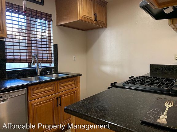 5th image of 1186 N Lyman Ave
