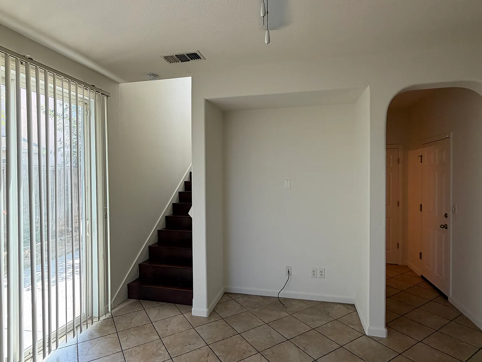 3 bed, 2.5 bath, 1385 sqft, $2,275 — Photo 4