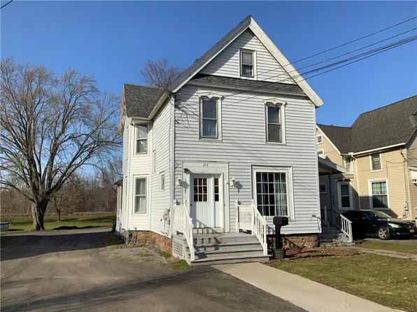 213 W Bank St, Albion, NY 14411