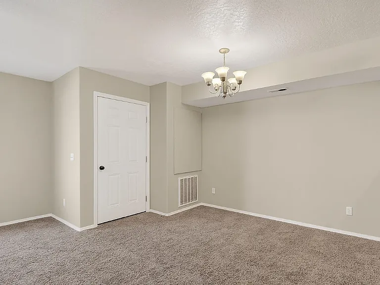 694 N Hydra Pl #A — Photo 6