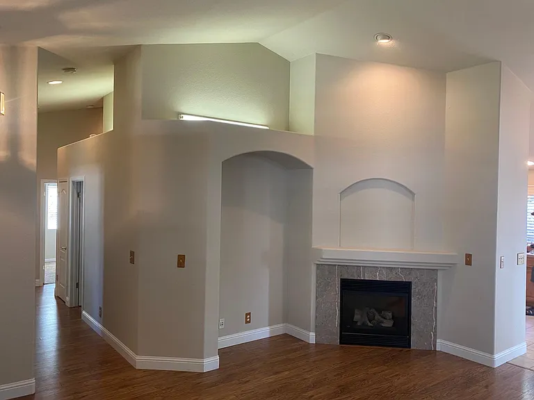 490 Briarwood Dr — Photo 25