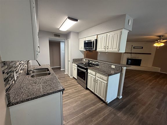 4th image of 355 Ridgecrest Dr