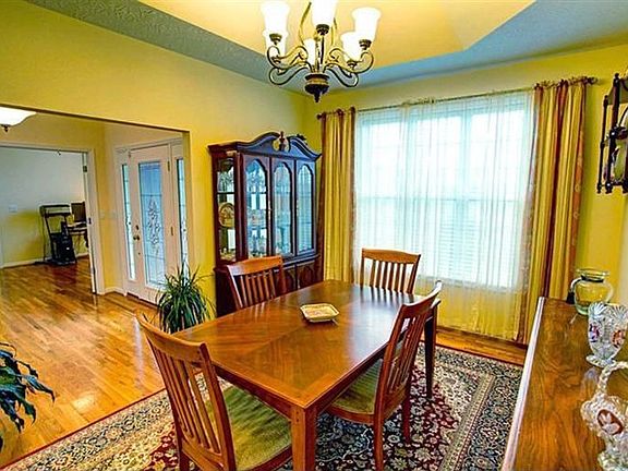 5th image of 5576 Thomas Dr