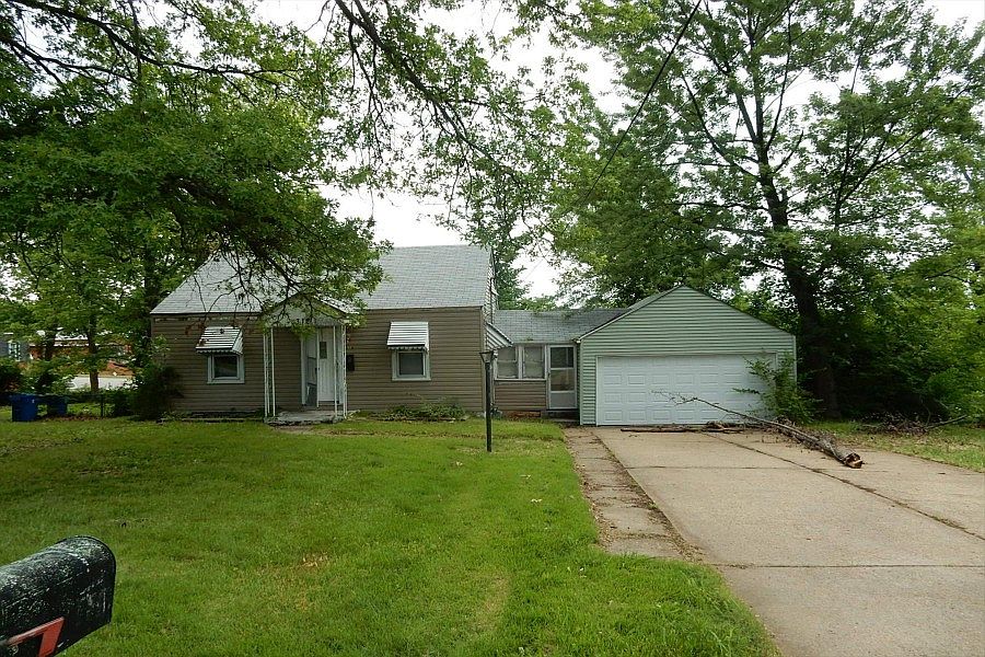 1st image of 318 N Floridale Ave