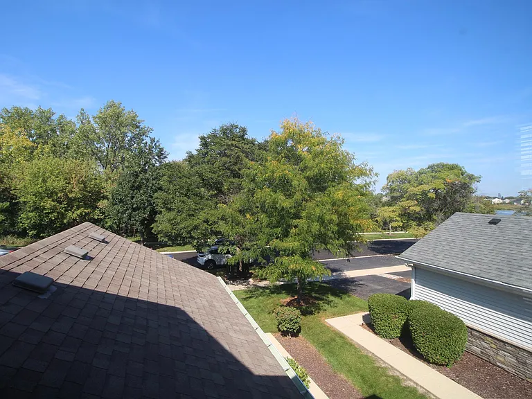 2518 Golf Ridge Cir #2518 — Photo 2