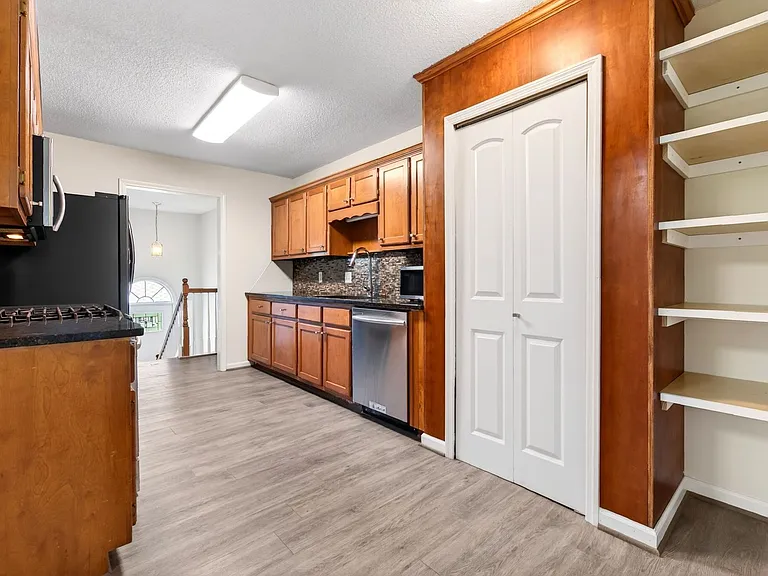 3212 Pagoda Trce — Photo 9