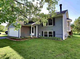 405 Constitution Dr SW, Poplar Grove, IL 61065