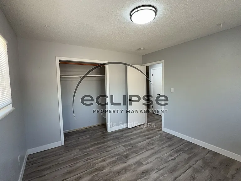 Summit View Apartments — Photo 139