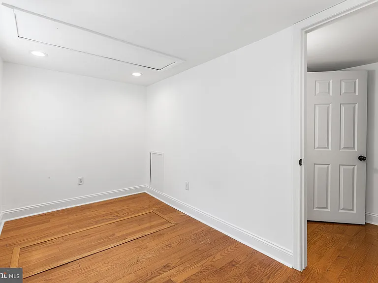 8 Bristow Pl — Photo 14