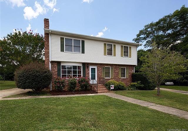 1st image of 121 Neely Ct #7