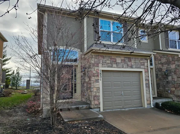 7831 W 158th Ct, Overland Park, KS 66223