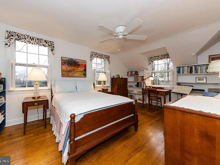 1308 Tracy Pl — Photo 35