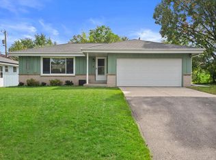 9537 W Sarasota PLACE, Wauwatosa, WI 53222