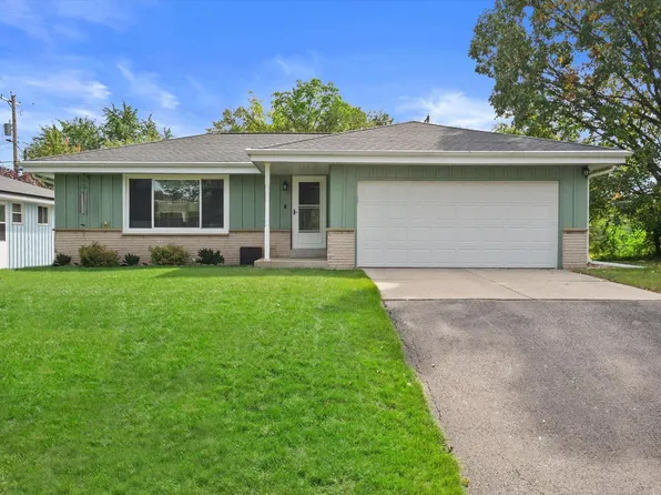 9537 W Sarasota PLACE, Wauwatosa, WI 53222