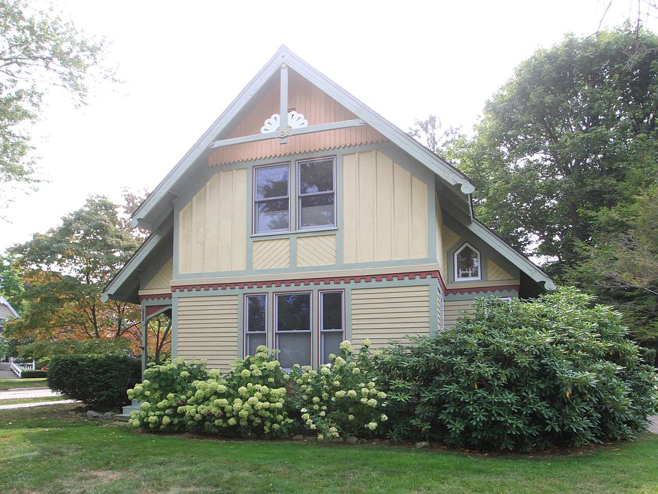1st image of 554 School St