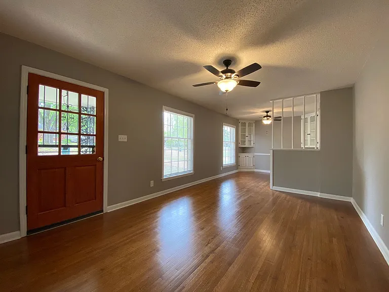 4029 Graceland Dr — Photo 3