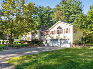 41 Buckingham Dr, Billerica, MA 01821