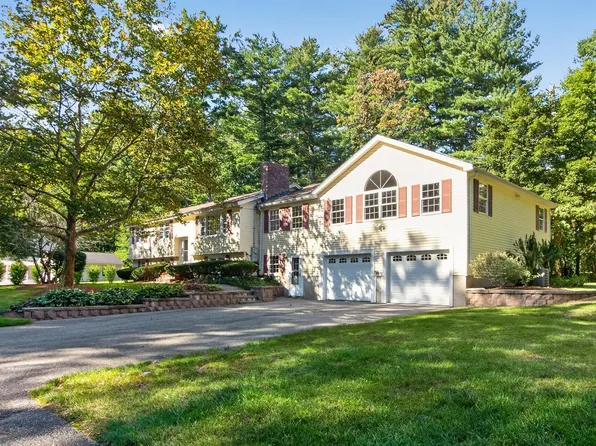 41 Buckingham Dr, Billerica, MA 01821