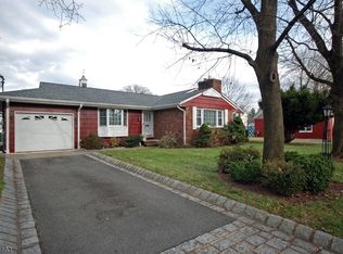 20 Jackson St, Little Falls, NJ 07424