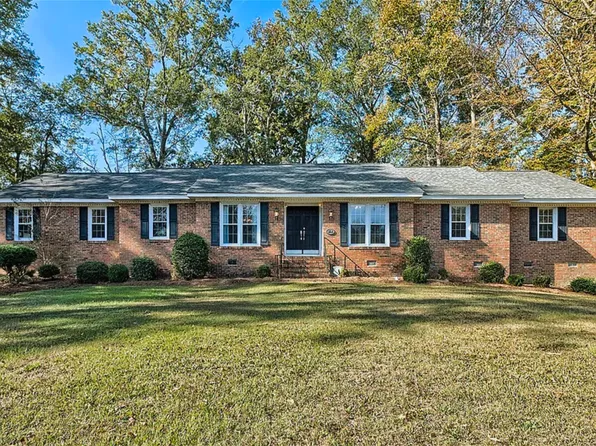 208 Brook Dr, St Matthews, SC 29135