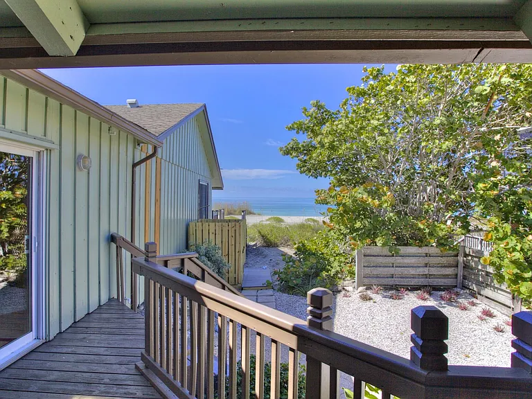 2833 Gulf Of Mexico Dr — Photo 10