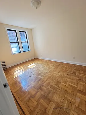 Rented by Metro Park Realty Inc | media 30